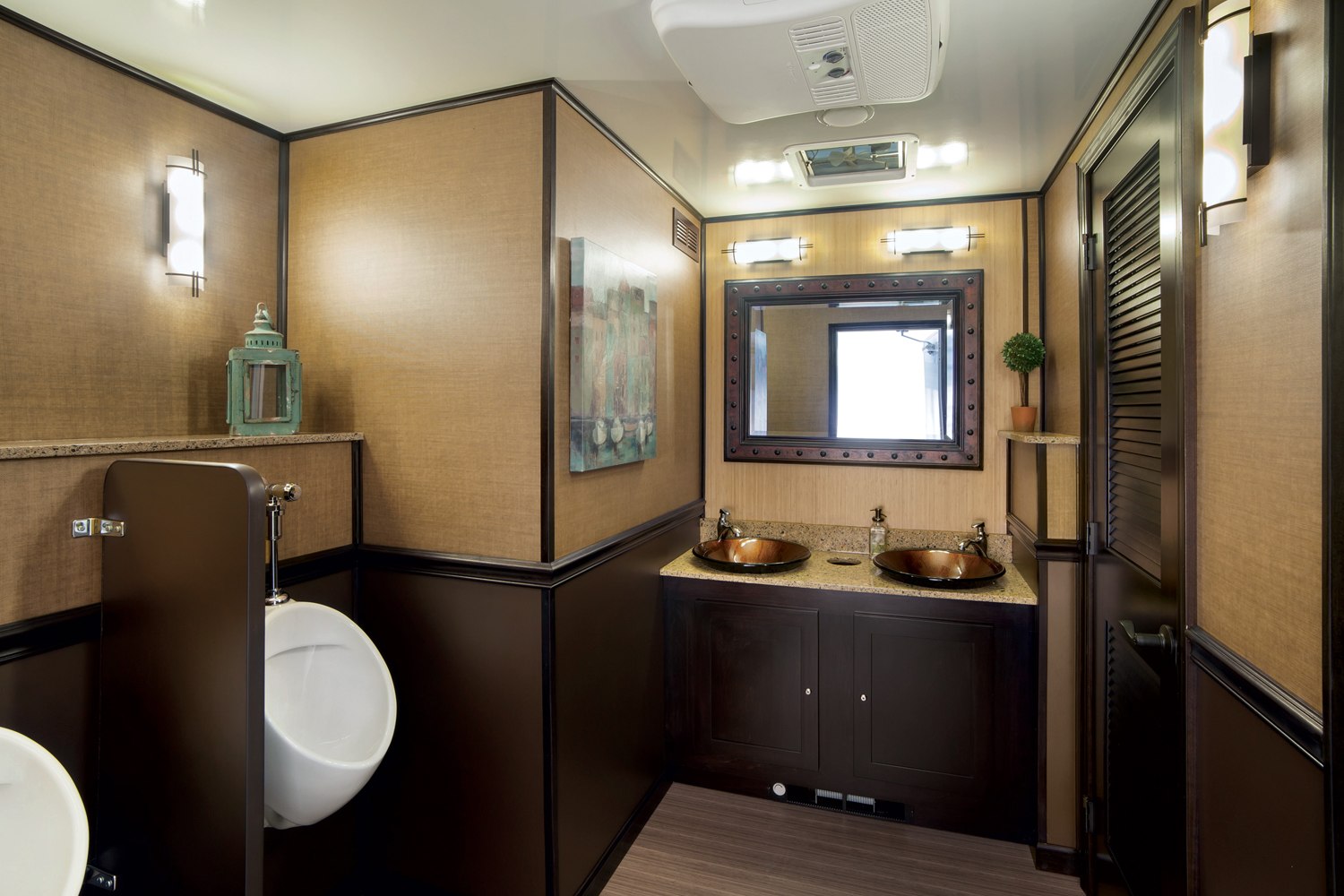 luxury-spa-and-restroom-trailers-texas-outhouse